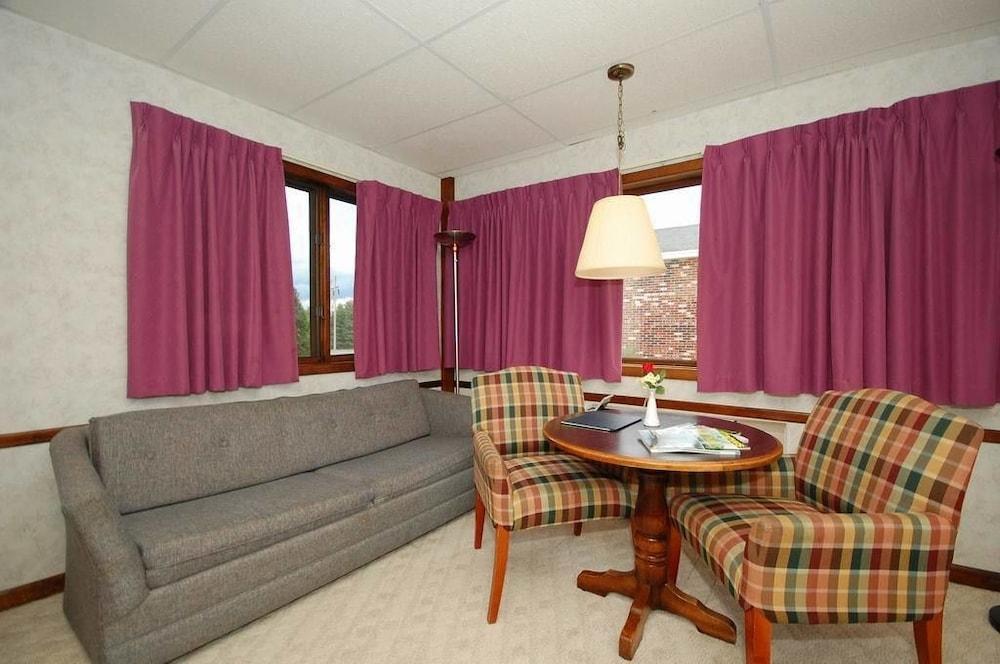 מונפלייה Hilltop Inn מראה חיצוני תמונה