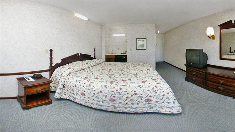 מונפלייה Hilltop Inn מראה חיצוני תמונה