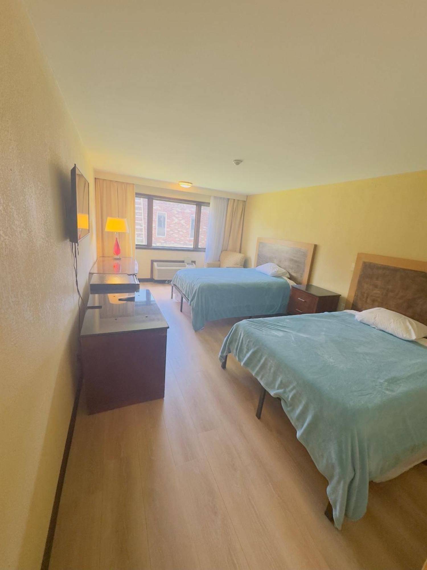 מונפלייה Hilltop Inn מראה חיצוני תמונה